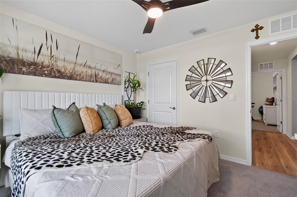 For Sale: $335,000 (3 beds, 2 baths, 1619 Square Feet)