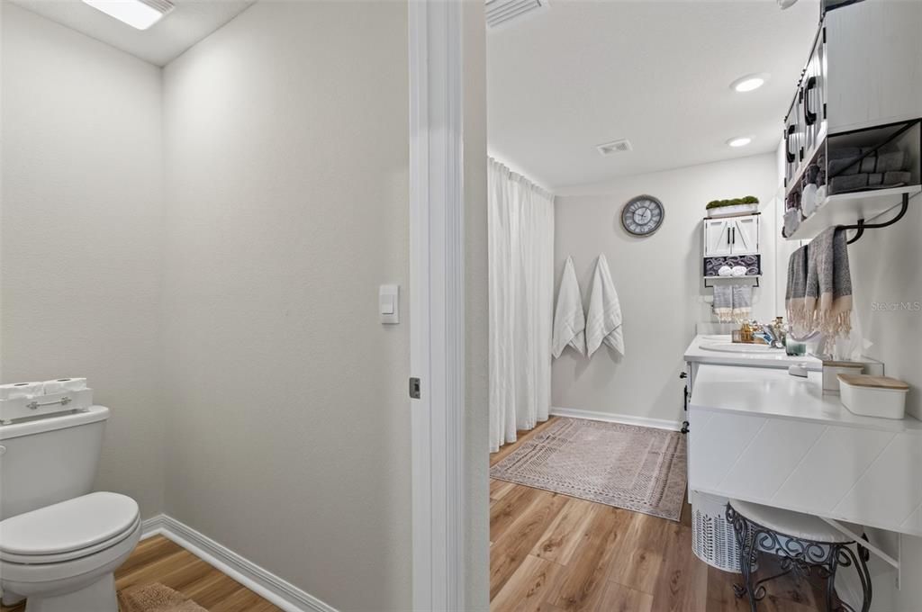 For Sale: $335,000 (3 beds, 2 baths, 1619 Square Feet)