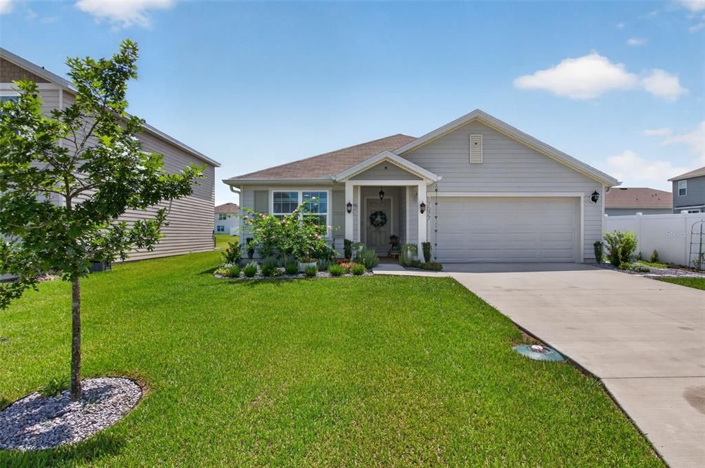 For Sale: $335,000 (3 beds, 2 baths, 1619 Square Feet)