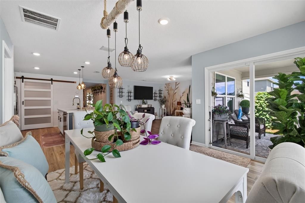 For Sale: $335,000 (3 beds, 2 baths, 1619 Square Feet)
