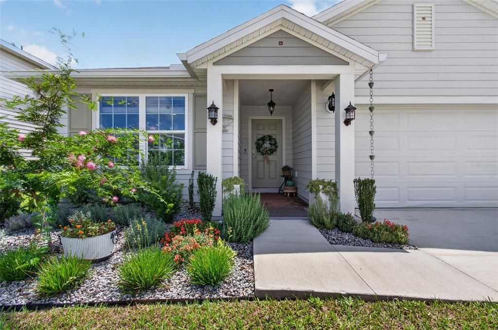 For Sale: $335,000 (3 beds, 2 baths, 1619 Square Feet)
