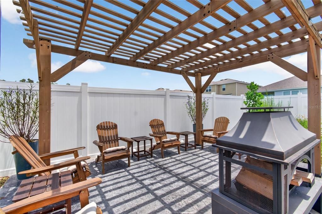 For Sale: $335,000 (3 beds, 2 baths, 1619 Square Feet)