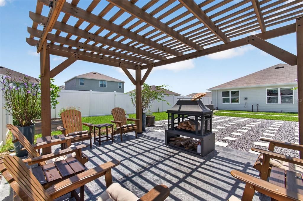 For Sale: $335,000 (3 beds, 2 baths, 1619 Square Feet)