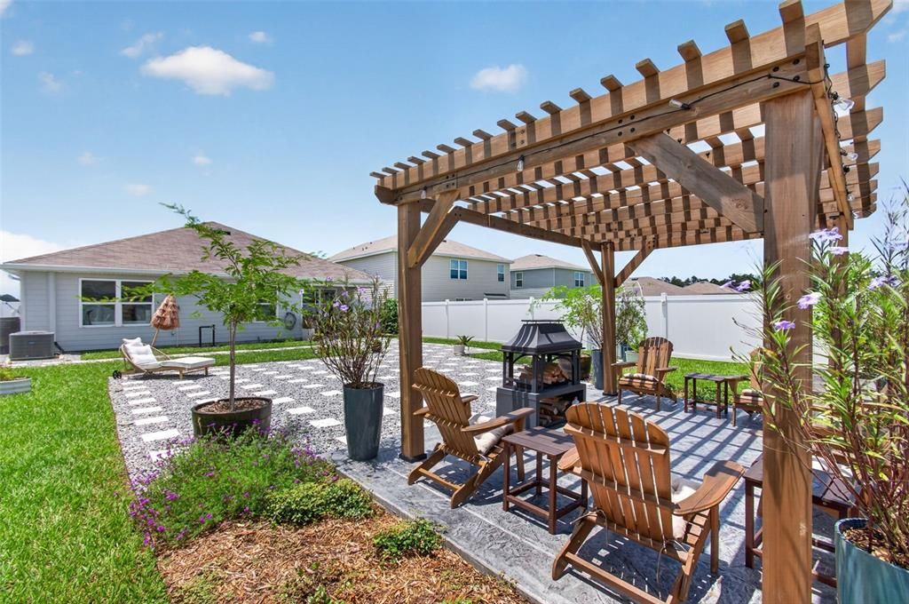 For Sale: $335,000 (3 beds, 2 baths, 1619 Square Feet)