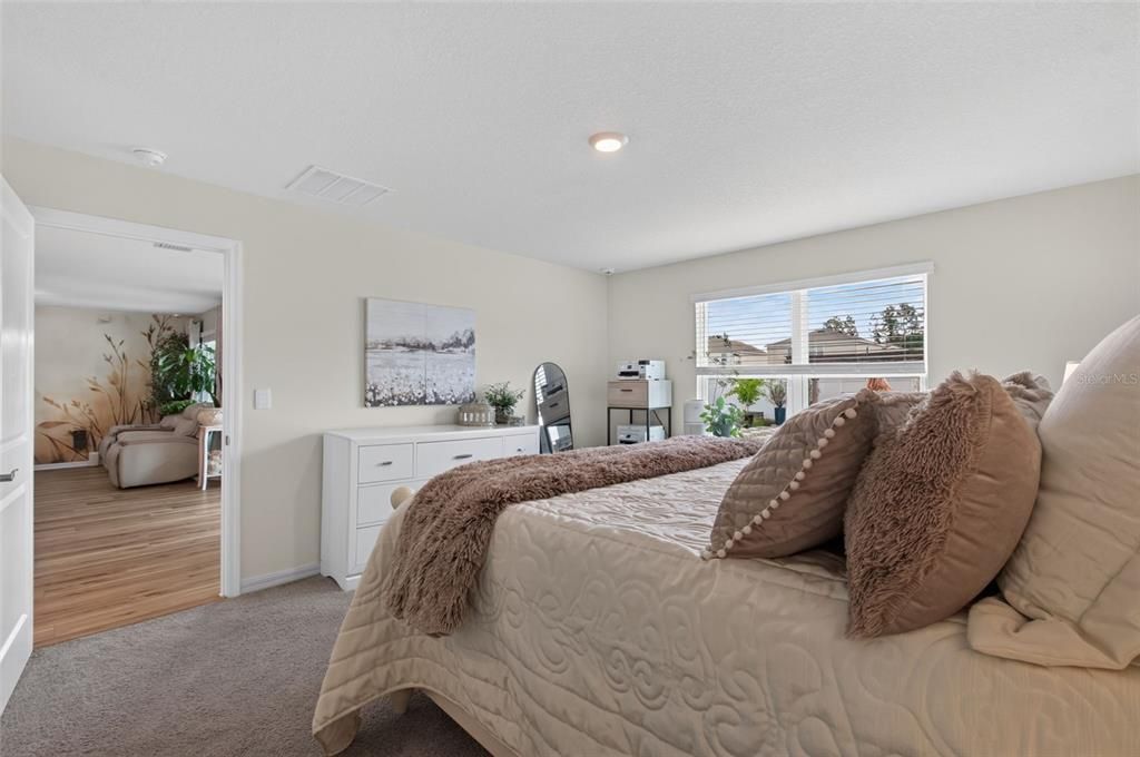 For Sale: $335,000 (3 beds, 2 baths, 1619 Square Feet)