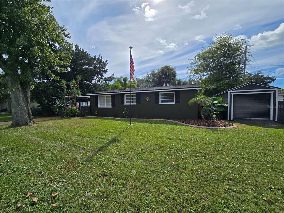 For Sale: $225,000 (3 beds, 1 baths, 988 Square Feet)