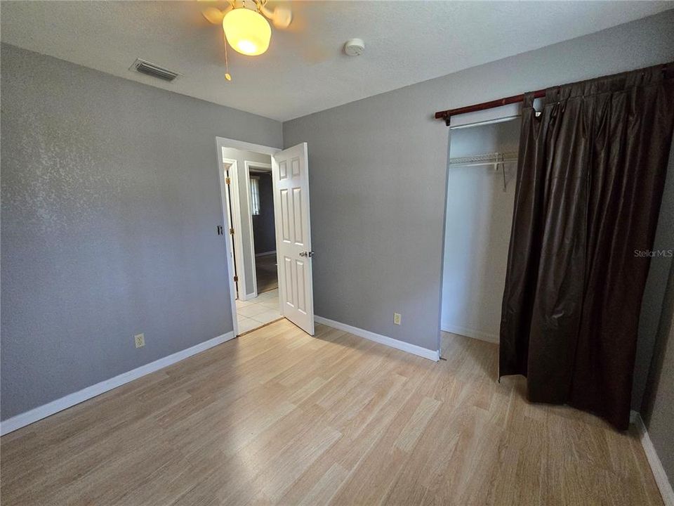 For Sale: $225,000 (3 beds, 1 baths, 988 Square Feet)