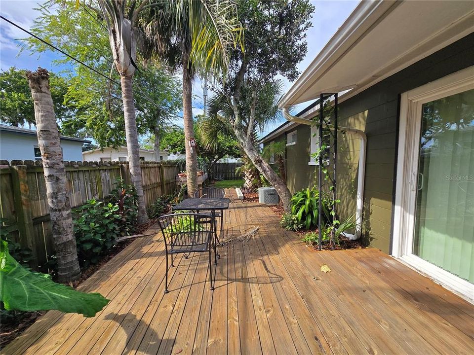 For Sale: $225,000 (3 beds, 1 baths, 988 Square Feet)