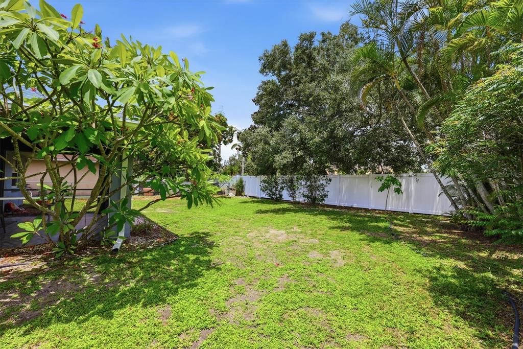 For Sale: $379,000 (3 beds, 2 baths, 1295 Square Feet)