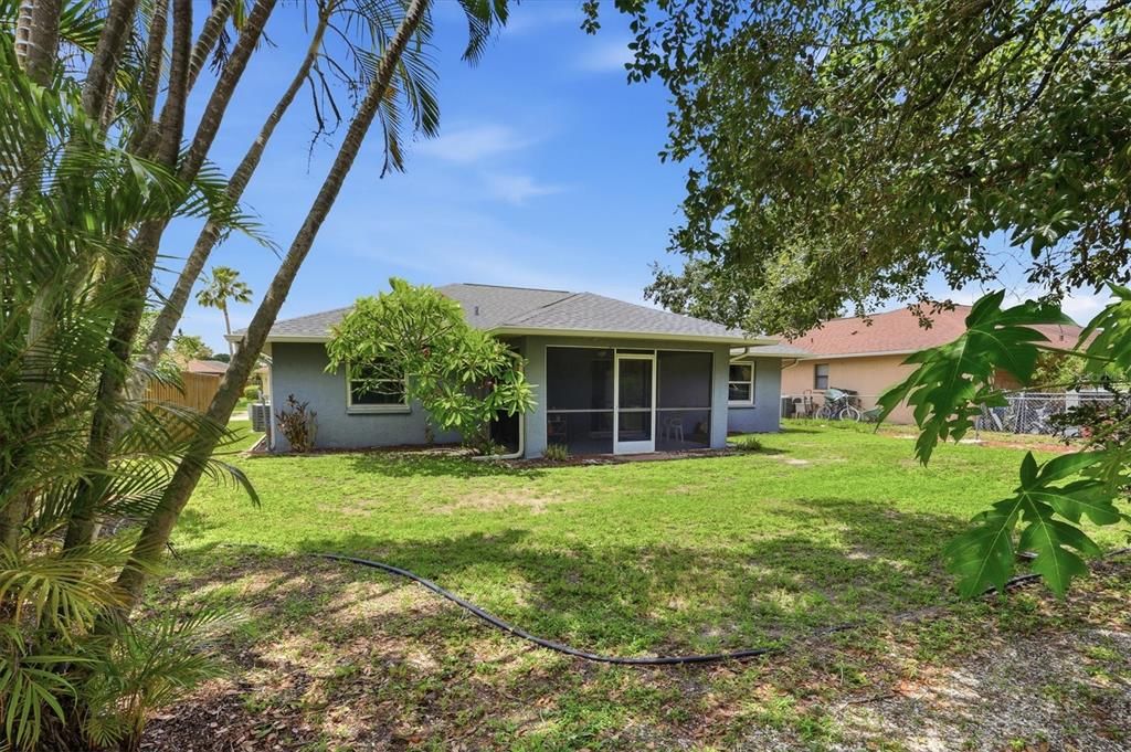 For Sale: $379,000 (3 beds, 2 baths, 1295 Square Feet)