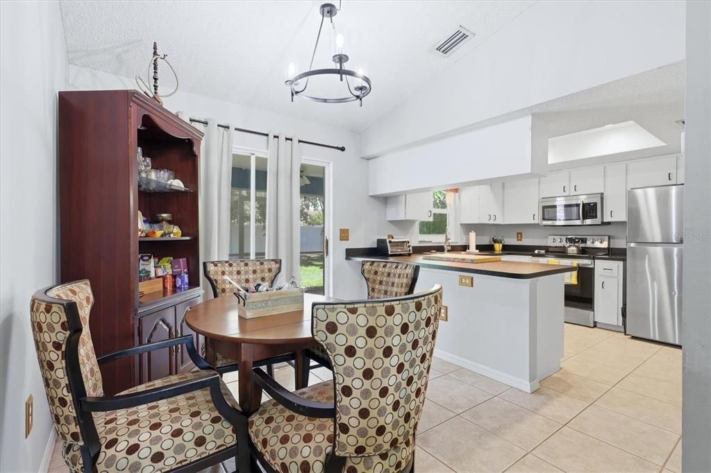 For Sale: $379,000 (3 beds, 2 baths, 1295 Square Feet)