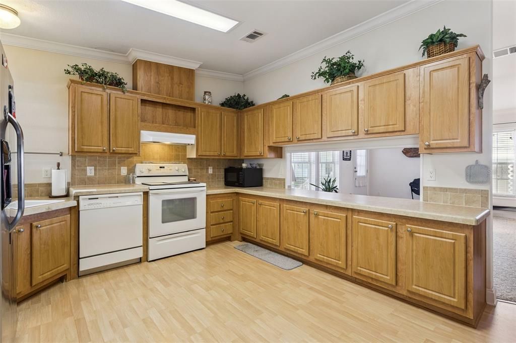 На продажу: $135,000 (3 спален, 2 ванн, 1487 Квадратных фут)