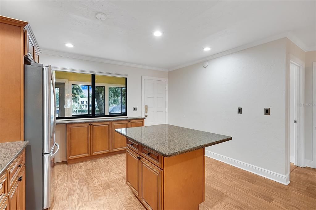 For Sale: $475,000 (2 beds, 2 baths, 1674 Square Feet)