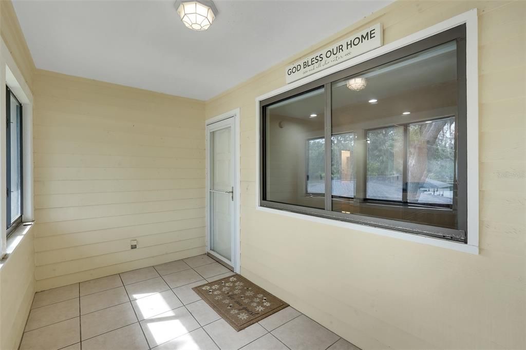 For Sale: $475,000 (2 beds, 2 baths, 1674 Square Feet)