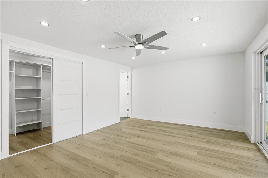 На продажу: $349,900 (3 спален, 2 ванн, 1614 Квадратных фут)