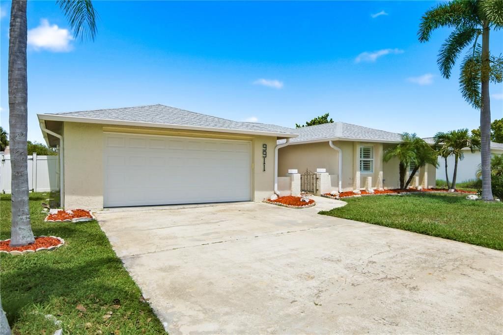 На продажу: $349,900 (3 спален, 2 ванн, 1614 Квадратных фут)