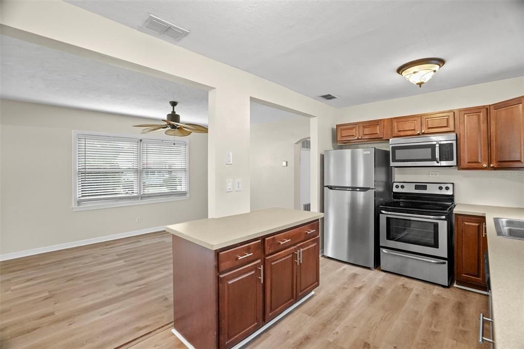 En Venta: $499,000 (3 camas, 1 baños, 1259 Pies cuadrados)