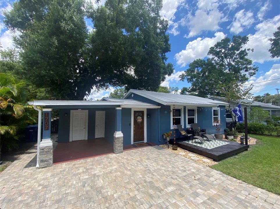 For Rent: $3,600 (3 beds, 3 baths, 1400 Square Feet)