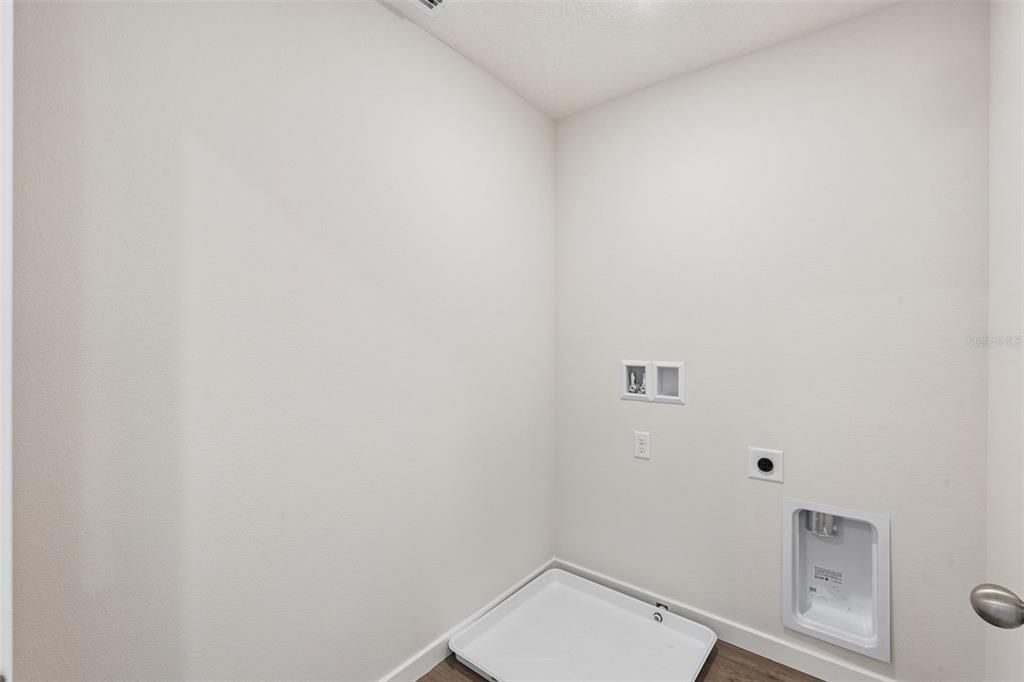 На продажу: $361,990 (3 спален, 2 ванн, 1489 Квадратных фут)