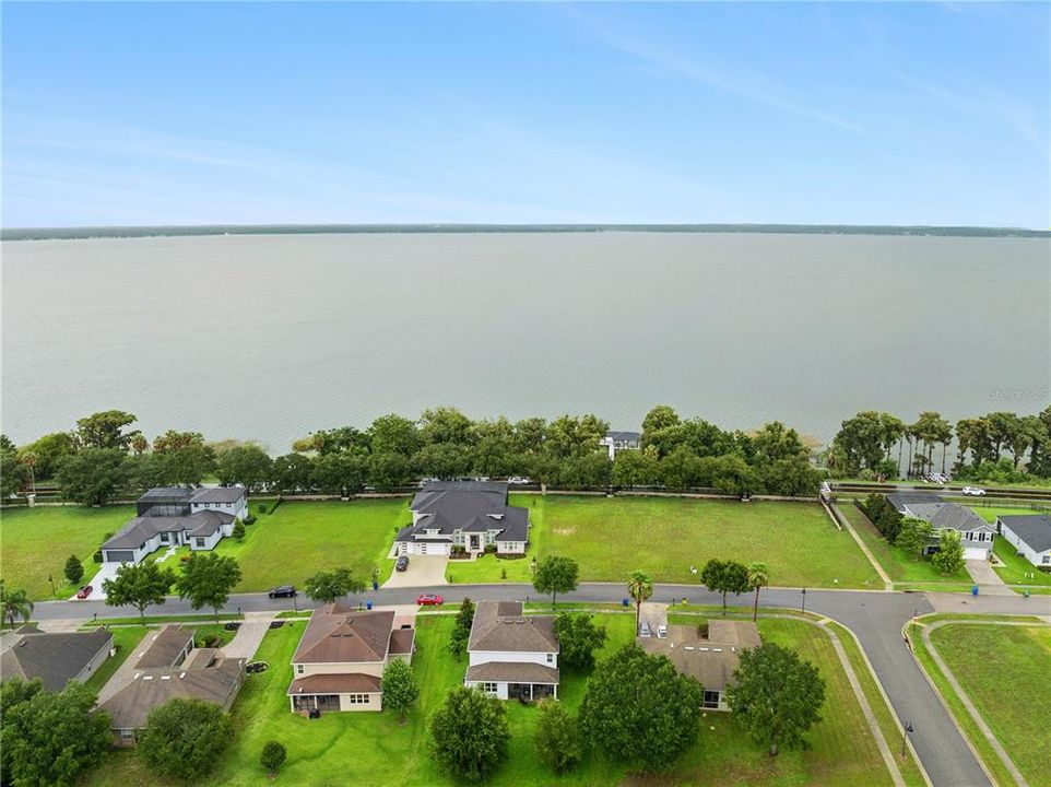 На продажу: $479,900 (3 спален, 2 ванн, 2973 Квадратных фут)