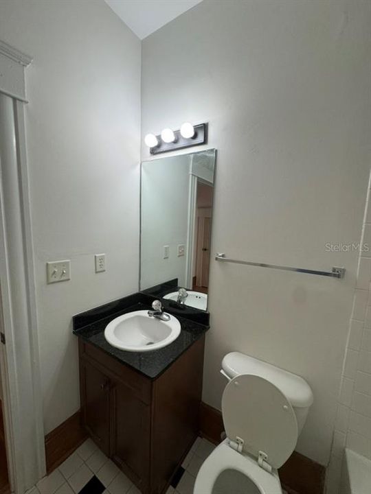На продажу: $449,500 (2 спален, 2 ванн, 1303 Квадратных фут)