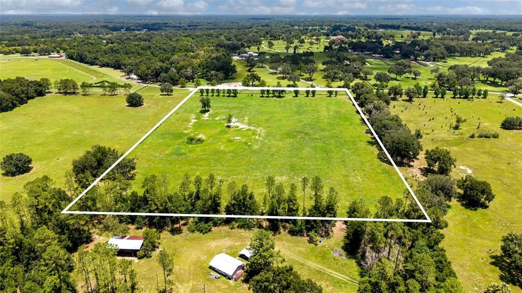 En Venta: $864,400 (16.31 acres)