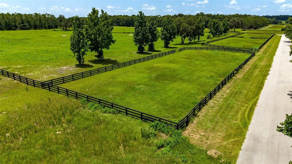 En Venta: $864,400 (16.31 acres)