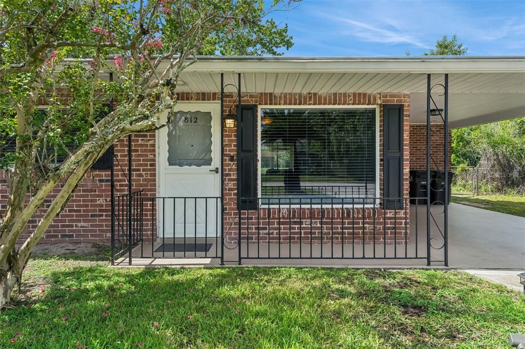 Activo con contrato: $369,000 (3 camas, 2 baños, 1092 Pies cuadrados)