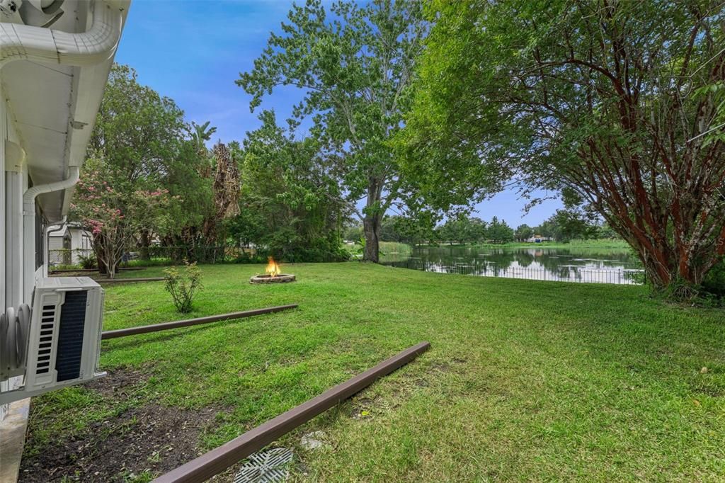 Activo con contrato: $369,000 (3 camas, 2 baños, 1092 Pies cuadrados)