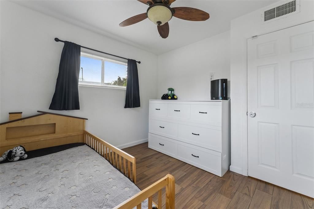 Activo con contrato: $369,000 (3 camas, 2 baños, 1092 Pies cuadrados)