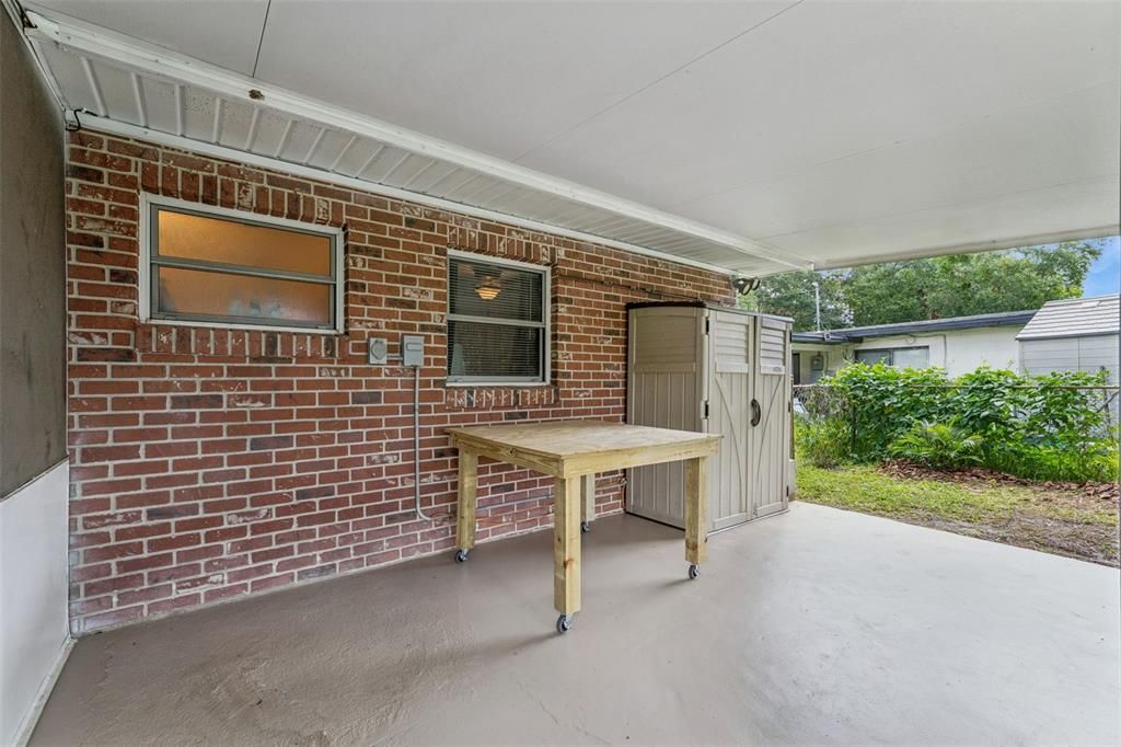 Activo con contrato: $369,000 (3 camas, 2 baños, 1092 Pies cuadrados)