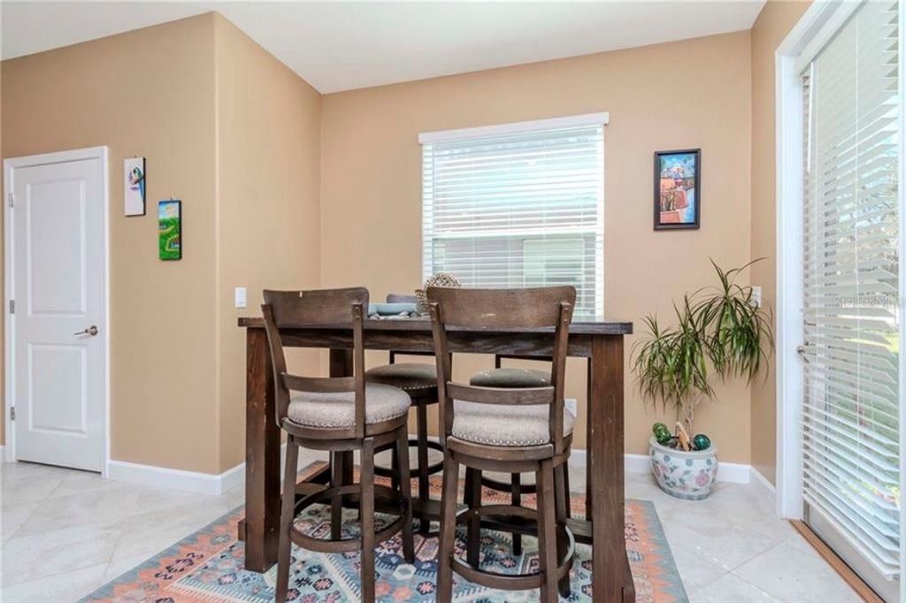 For Rent: $2,800 (3 beds, 2 baths, 1852 Square Feet)