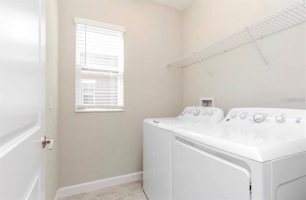 For Rent: $2,800 (3 beds, 2 baths, 1852 Square Feet)