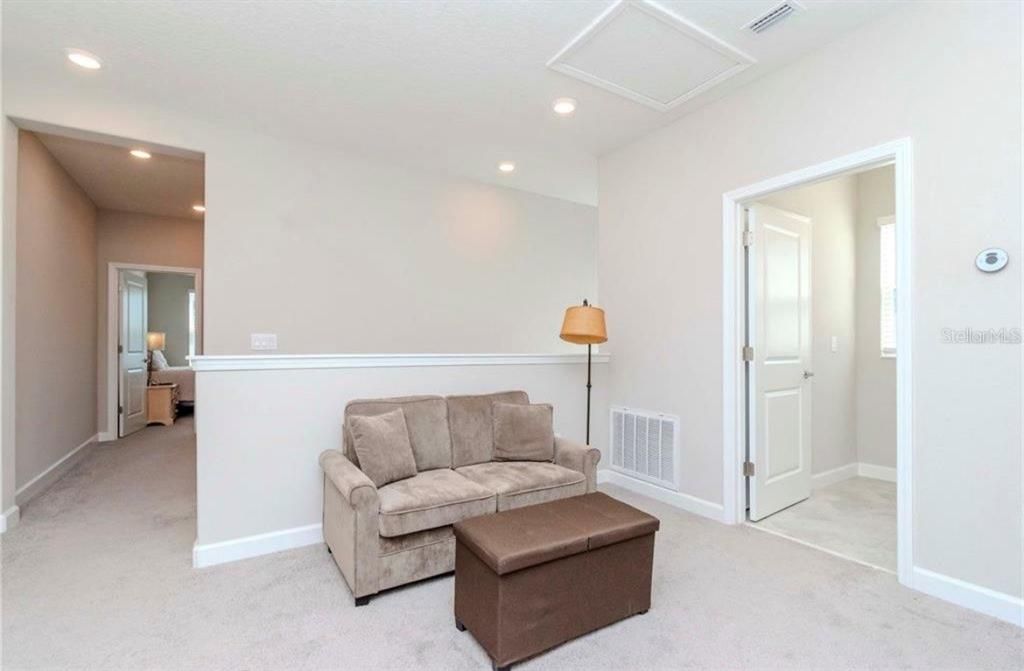 For Rent: $2,800 (3 beds, 2 baths, 1852 Square Feet)