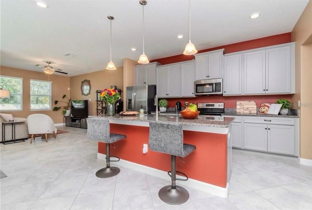 For Rent: $2,800 (3 beds, 2 baths, 1852 Square Feet)