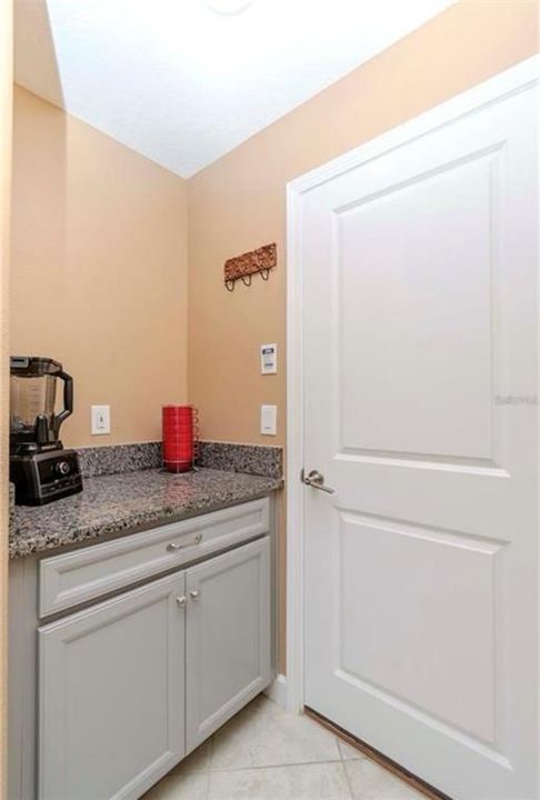 For Rent: $2,800 (3 beds, 2 baths, 1852 Square Feet)