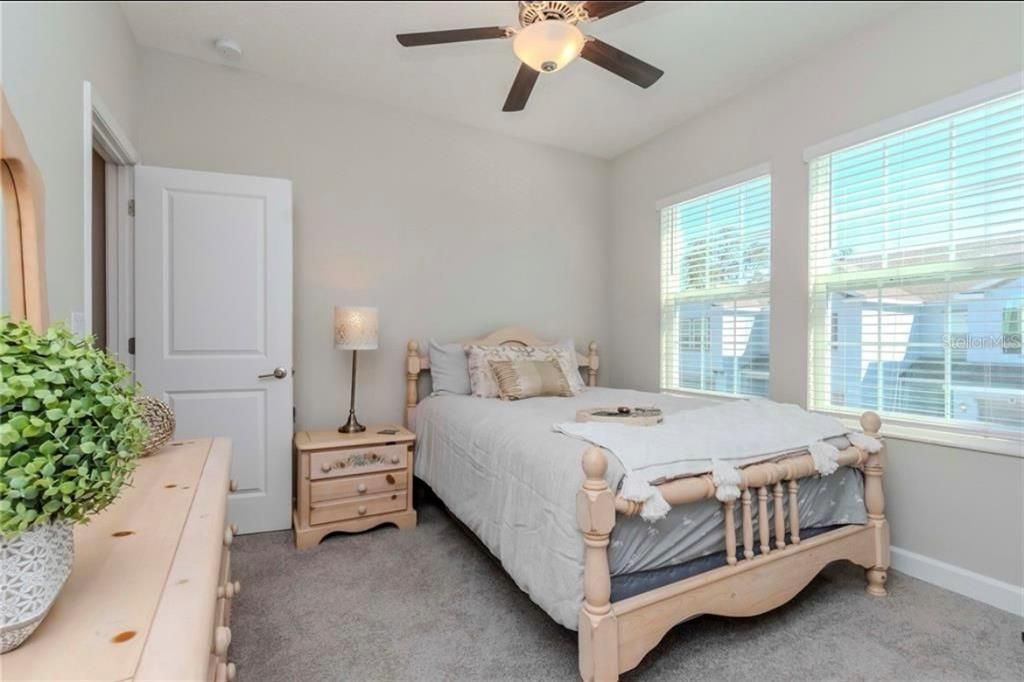 For Rent: $2,800 (3 beds, 2 baths, 1852 Square Feet)
