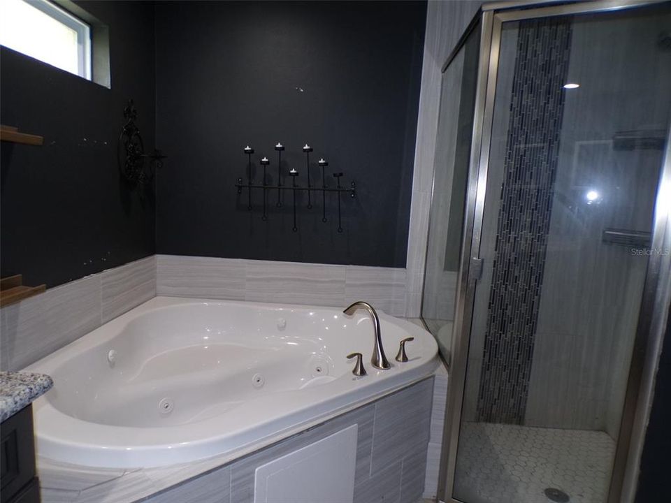 На продажу: $235,000 (3 спален, 2 ванн, 1331 Квадратных фут)