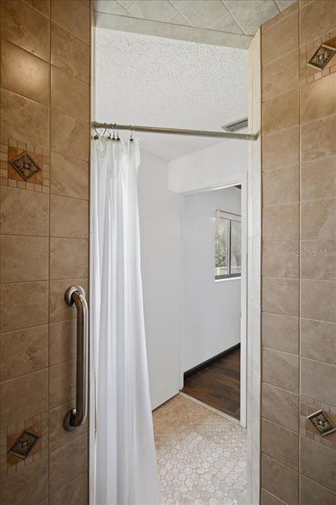 For Sale: $246,000 (3 beds, 2 baths, 1484 Square Feet)