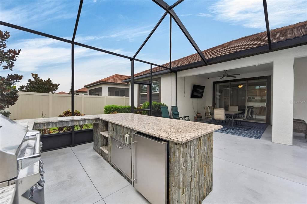 En Venta: $410,000 (2 camas, 2 baños, 1956 Pies cuadrados)