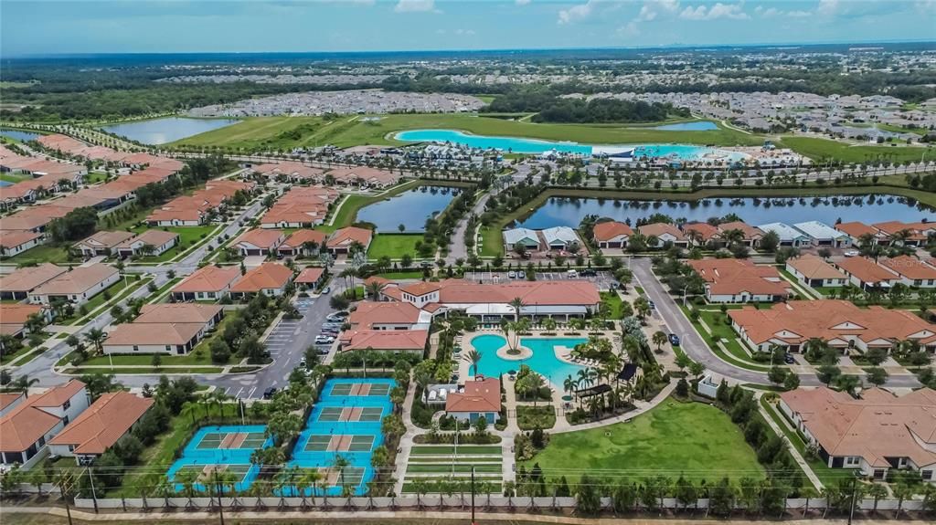 En Venta: $410,000 (2 camas, 2 baños, 1956 Pies cuadrados)