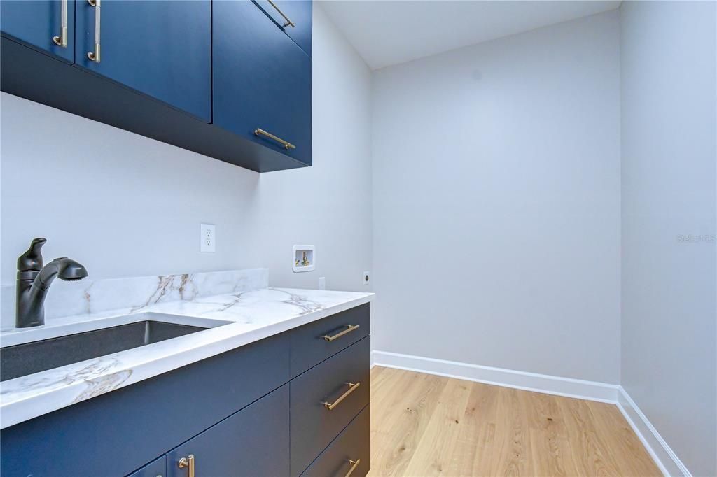 En Venta: $897,000 (5 camas, 3 baños, 3088 Pies cuadrados)