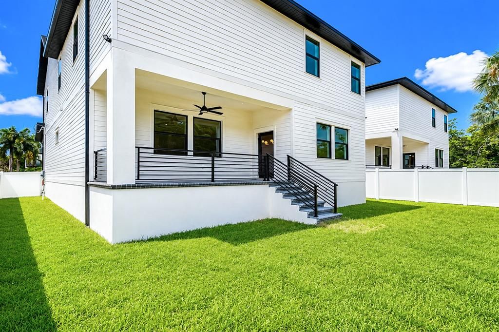 En Venta: $897,000 (5 camas, 3 baños, 3088 Pies cuadrados)