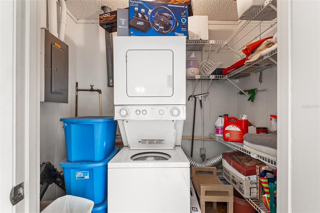 For Sale: $165,000 (2 beds, 2 baths, 1139 Square Feet)