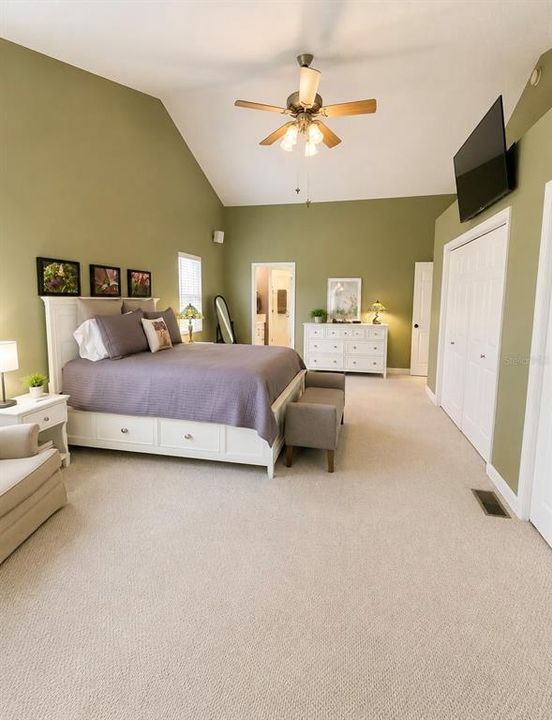 For Sale: $374,900 (2 beds, 2 baths, 1617 Square Feet)