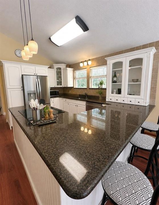 For Sale: $374,900 (2 beds, 2 baths, 1617 Square Feet)