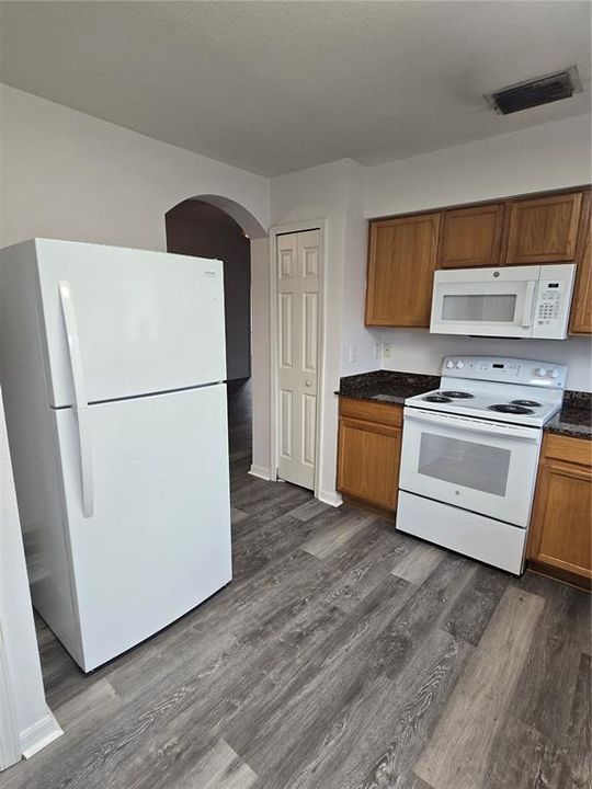 В аренду: $1,995 (4 спален, 2 ванн, 1444 Квадратных фут)