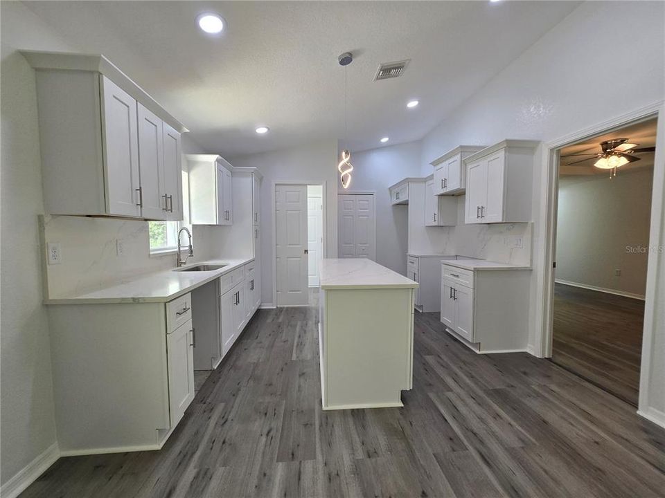 En Venta: $260,000 (3 camas, 2 baños, 1396 Pies cuadrados)