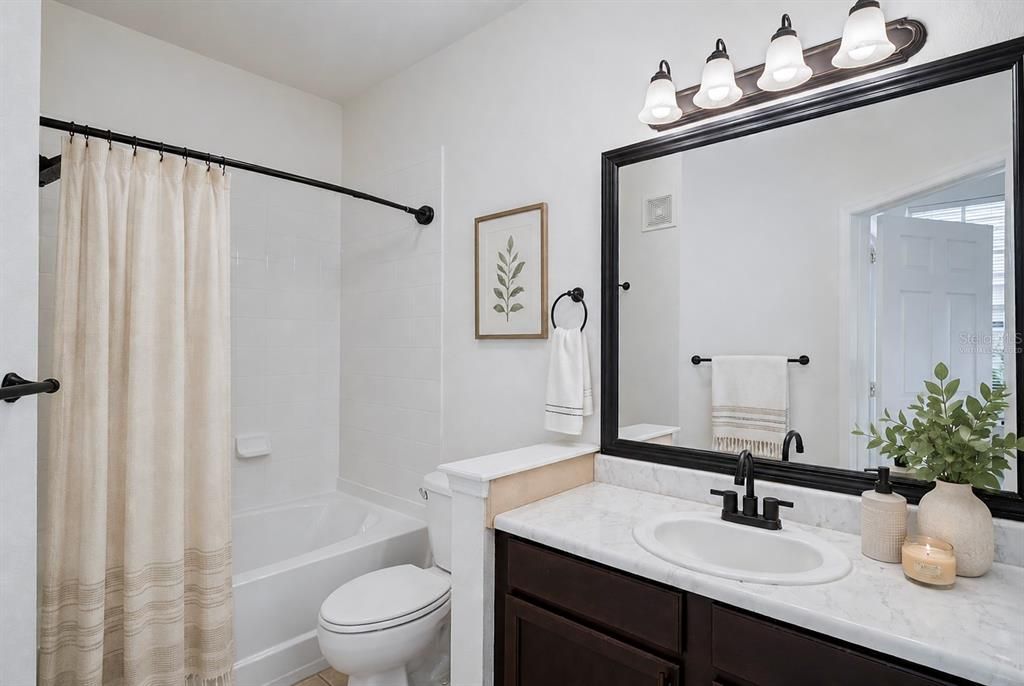 For Sale: $201,500 (2 beds, 2 baths, 962 Square Feet)