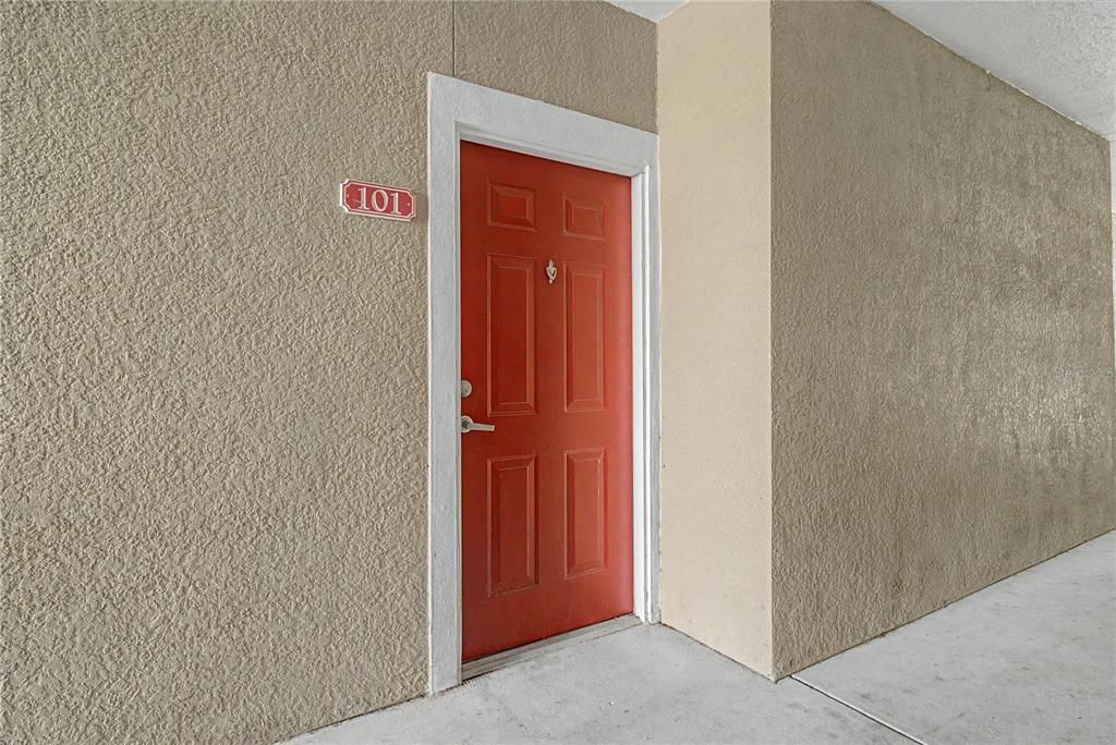 For Sale: $201,500 (2 beds, 2 baths, 962 Square Feet)